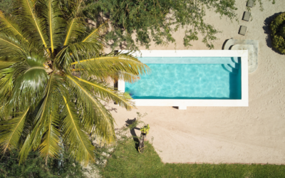 10 idées d’aménagement pour une piscine coque dans un petit jardin